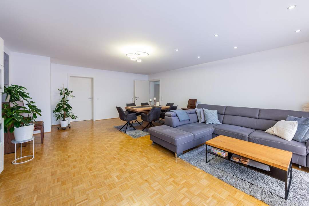 Stilvolle 3-Zimmer-Wohnung mit zwei Balkonen in Toplage Jakomini