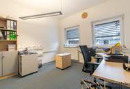 Geschäfts-/Büro-/Lagerfläche (Widmung K) mit Parkplätzen &amp; optimaler Sichtbarkeit in Leonding zu vermieten!