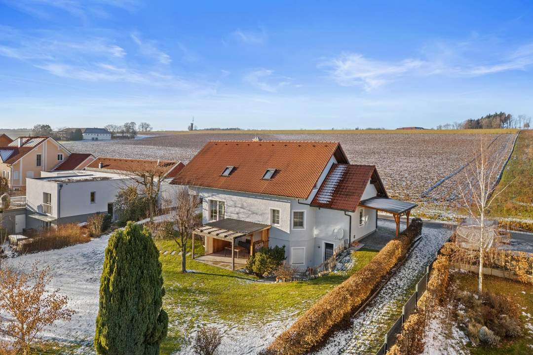 Helles und top ausgestattetes Einfamilienhaus mit großem Garten, Sauna &amp; Keller