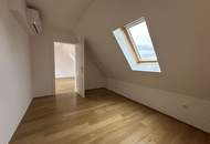 Exklusives Dachgeschoss mit 6 Zimmern, 2 Terrassen & Wellnessbereich |als WG oder Büro nutzbar