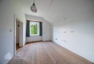 Sanierungsbedürftiges Wohnhaus mit 24 Wohneinheiten in Hanglage