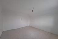 Einfamilienhaus mit Pool und großem Grundstück