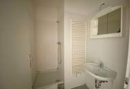 SONNIG und RUHIG! ALTBAU-WOHNUNG zu SANIEREN