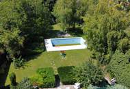 Stilvolles Haus in Bestlage von Wiener Neustadt – Großes Grundstück mit Pool, Altbaumbestand &amp; großer Garage