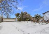 Haus mit 2 Wohneinheiten und ausgebautem Dachgeschoss in Blumau-Neurisshof, Bezirk Baden