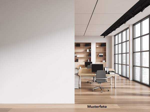 Vielseitige Gewerbeimmobilie mit Büro- und Werkstattflächen sowie 20 TG-Stellplätzen