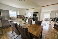 Ruhig gelegenes Wohnhaus mit herrlichem See- und Gebirgsblick und viel Platz