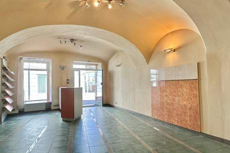 Wohn- und Geschäftshaus auf drei Ebenen I EG mit Geschäft, Auslagen und Lager I darüber 2 große Büro-/oder Wohnetagen, Gewerbeobjekt-kauf, 1.395.000,€, 1190 Wien 19., Döbling