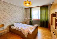 Wohnhaus und vier Bauparzellen