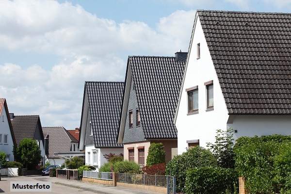 Einfamilienhaus mit integr. Garage
