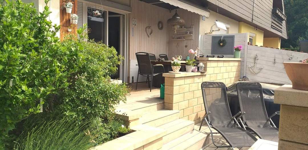 "Gepflegte Doppelhaushälfte mit Garage!"