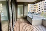 Directly at the main train station: Big 4-room apartment commission-free