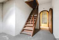 MIETKAUF | Ca. 404 m² Nutzfläche | Sanierungsbedürftig | Potenzial zum Luxuseinfamilienhaus oder Mehrgenerationenhaus | Ost/West | Großer Garten &amp; Garage