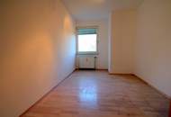 SCHÖNE 3/4-ZIMMERWOHNUNG MIT LOGGIA