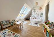 Exklusives Familien-Dachgeschoss mit Elternsuite, 2 Bädern & separatem Kinder-/Gästebereich