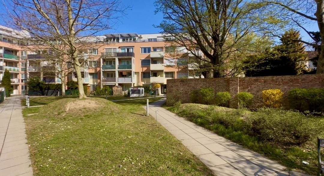 Helle 3-Zimmer-Wohnung - gemütliche Loggia - Blick ins Grüne!