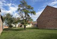 Über 1600m² Bauland-Agrar! Haus mit großer Scheune und Nebengebäude!