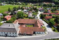 Historischer Vierkanthof mit einem Gastrolokal, Apartments, Mietwohnungen und großem Entwicklungspotential