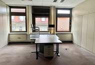 +++ ZENTRALE LAGE +++ Lichtdurchflutetes Büro in gut angebundener Lage