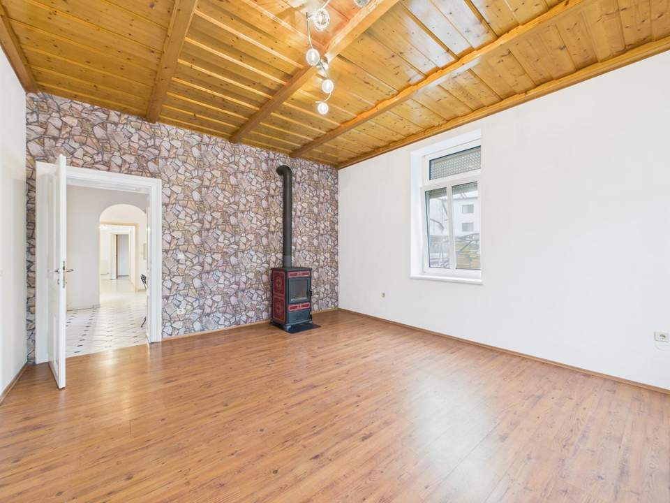 Geräumige Erdgeschosswohnung mit vielseitigen Nutzungsmöglichkeiten