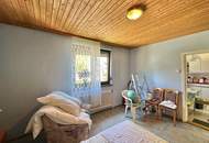 Sonniges großes Grundstück mit sanierungsbedürftigem Haus