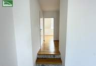 Helle Dachgeschoss-Wohnung mit Hof-Terrasse in ruhiger Seitengasse der Wattgasse und Hernalser Hauptstraße