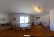 Vielseitiges Einfamilienhaus mit separater Wohneinheit, großzügigen Nebengebäuden &amp; Pool
