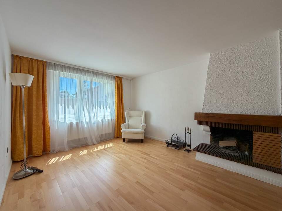 ESSLINGER GRÜNLAGE - Einfamilienhaus mit Garten und Garage