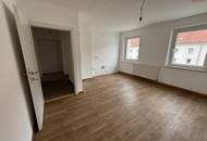 Frisch saniert & sofort bezugsbereit: charmante 3-Zimmer-Wohnung in ruhiger Lage mit hervorragender Infrastruktur – Wohlfühlen garantiert, ganz ohne Provision! Entdecken Sie das volle Potential dieser Wohnung mit KI-gestützter Visualisierung!