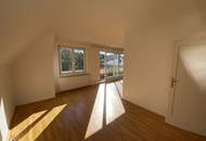 Top sanierte DG-Wohnung mit Balkon / nur 3 Wohneinheiten im Haus