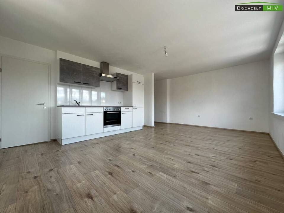 geräumige Wohnung mit Küche &amp; Parkplatz direkt vor dem Wohnhaus