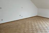 Auffallend exzellente Dachgeschoßwohnung nähe KF-Uni zu vermieten (WG möglich)!