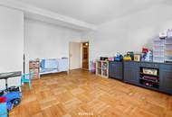 Fixpreis: Total sanierungsbedürftige 4-Zimmer-Wohnung mit Potenzial in der Innenstadt