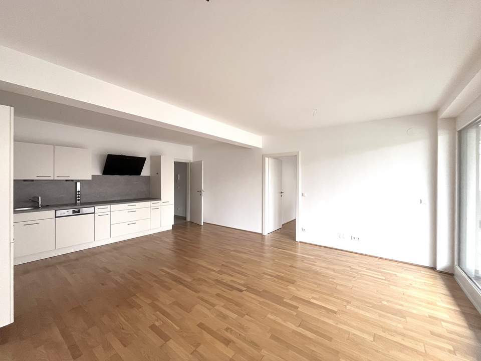 2 Zimmer mit großem Balkon