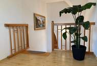 Großzügiges Familienhaus mit Pool in sonniger Lage