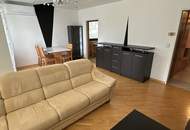 Großzügige Eigentumswohnung mit Loggia, großteils möbliert zu verkaufen