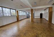 GUTE LAGE SUCHT GUTE IDEE - GESCHÄFTSLOKAL NÄHE STEINER TOR!