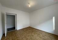 Mitten im Zentrum leben: Stilvoll sanierte 3-Zimmer-Erdgeschoßwohnung - ideal für Familien mit Vorliebe für das Stadtleben, mit Homeoffice-Möglichkeiten