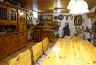 *ORTSRANDLAGE:* Wohnhaus mit sehr schönem, ebenen Garten und großzügigem Grundstück.