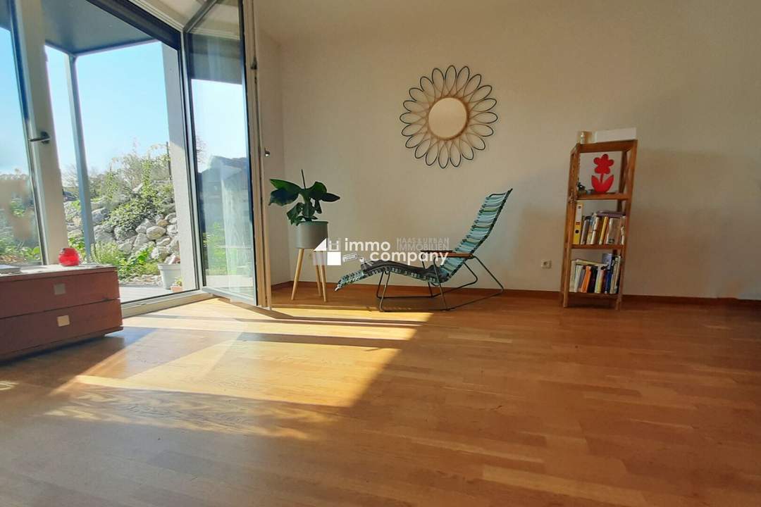 Der Platz an der Sonne! Absolute Spitzen-2-Zimmer Wohnung mit Garten und toller Fernsicht