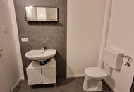 Trendig-sanierte 2,5-Zimmer-Wohnung mit Balkon in zentraler Lage