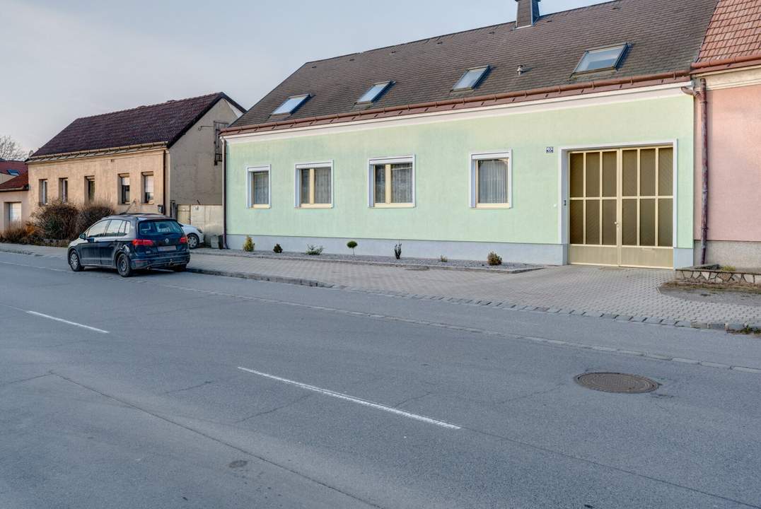 Sehr großes Haus im Herzen von Lassee!