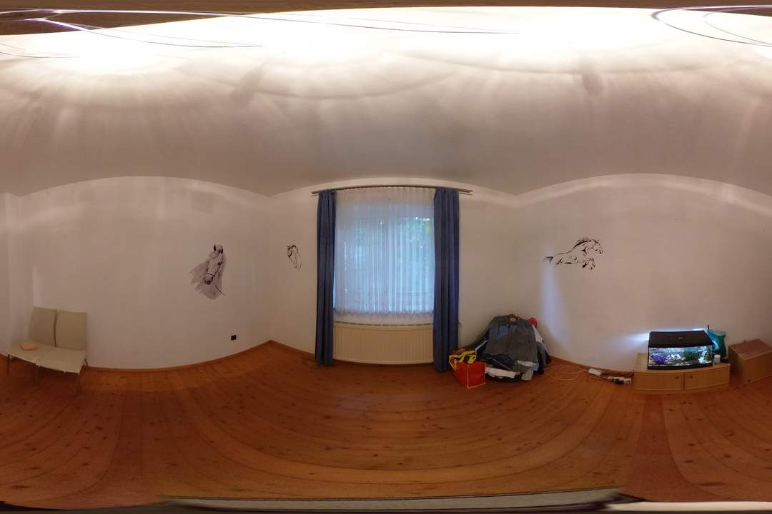 "Haus &amp; Grundstück – Baugrund inklusive!"