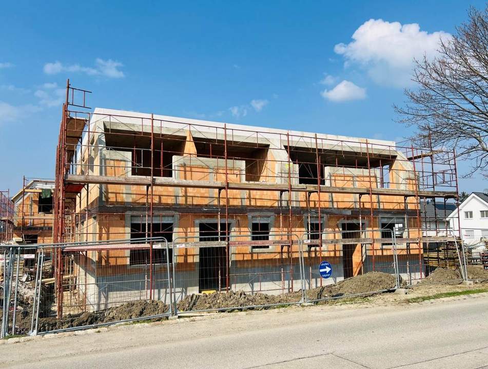 ++ TOP IMMOBILIE ++ moderne DOPPELHAUSHÄLFTE in ruhiger Lage