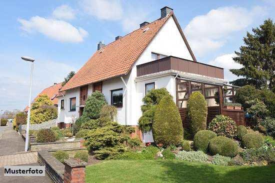 Freistehendes Haus mit viel Platz & Potenzial