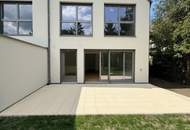 * ERSTBEZUG * Doppelhaushälfte mit 2 Stellplätzen in attraktiver und zentraler Lage