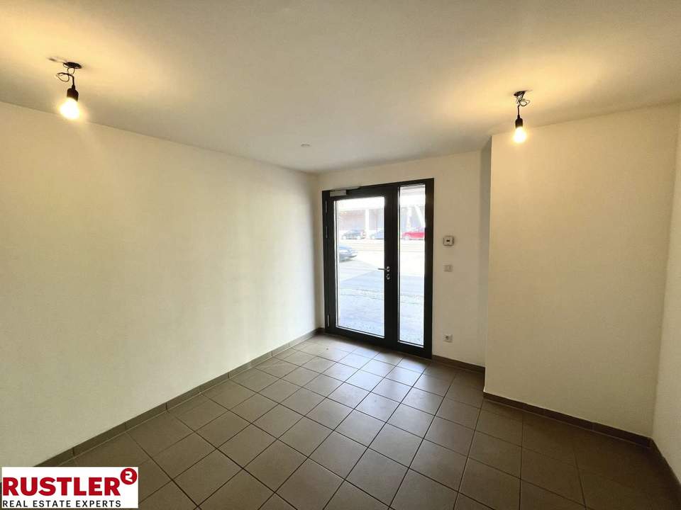 Kleines Geschäftslokal mit guter Sichtbarkeit in 1220 Wien