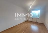 Erstbezug nach schöner Renovierung. Sehr aparte 2-Zimmer- Wohnung mit 12m² Loggia