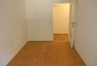 Sehr sympathische 3 Zimmer LOGGIA-Neubauwohnung im Grünen !!