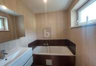 HELL, GERÄUMIG MIT POOL UND WERKSTATT